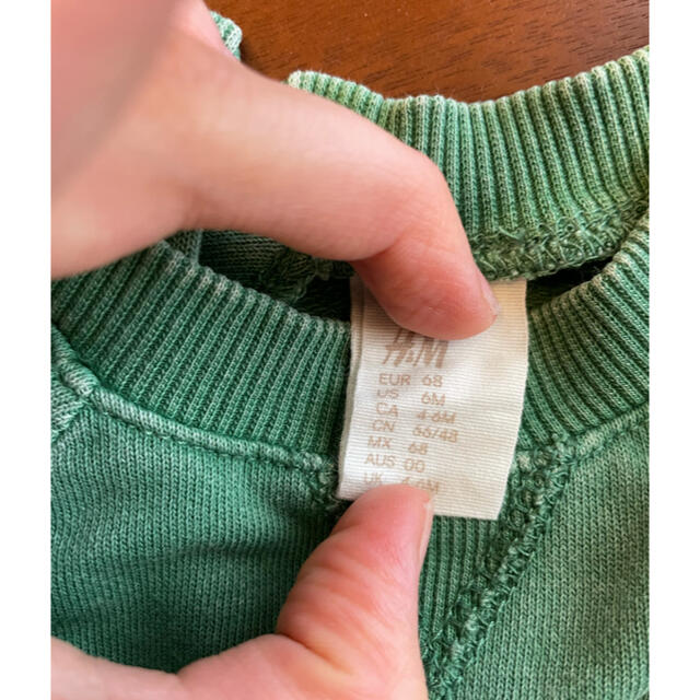 H&M(エイチアンドエム)のセットアップ　ジャージ　緑　グリーン　4-6m h&m キッズ/ベビー/マタニティのベビー服(~85cm)(トレーナー)の商品写真