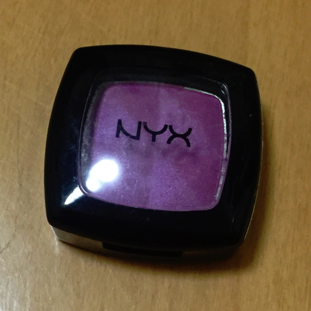 Sephora(セフォラ)のNYX アイシャドウ 紫 コスメ/美容のベースメイク/化粧品(アイシャドウ)の商品写真