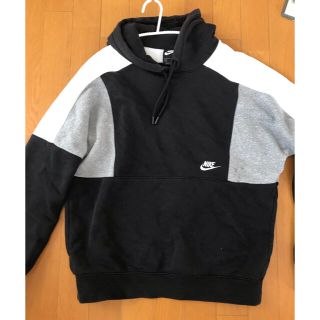 ナイキ(NIKE)のNIKEパーカー(パーカー)