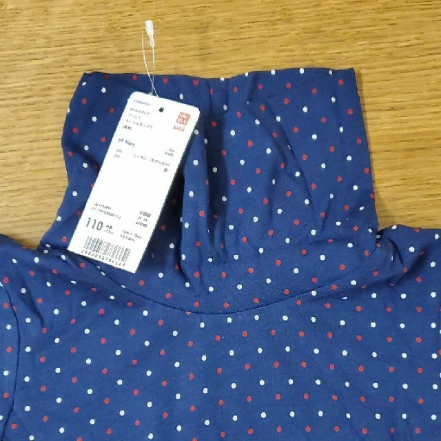 UNIQLO(ユニクロ)のUNIQLO ユニクロ キッズ タートルネックT 110 キッズ/ベビー/マタニティのキッズ服女の子用(90cm~)(Tシャツ/カットソー)の商品写真