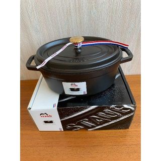 ストウブ(STAUB)の値下済【223】ストウブ ピコ ココット オーバル 23cm black(鍋/フライパン)