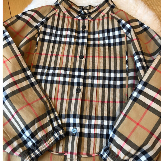 BURBERRY(バーバリー)の約4万美品本物バーバリーBurberry上質コットンチェック柄シャツワンピース♫ キッズ/ベビー/マタニティのキッズ服女の子用(90cm~)(ワンピース)の商品写真