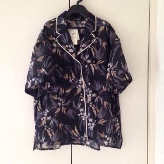 ダブルクローゼット(w closet)の残り僅か☆ボタニカル柄パジャマ風シャツ(シャツ/ブラウス(半袖/袖なし))