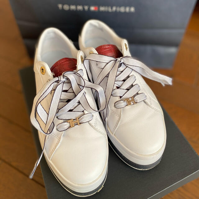 TOMMY HILFIGER(トミーヒルフィガー)のスニーカー レディースの靴/シューズ(スニーカー)の商品写真