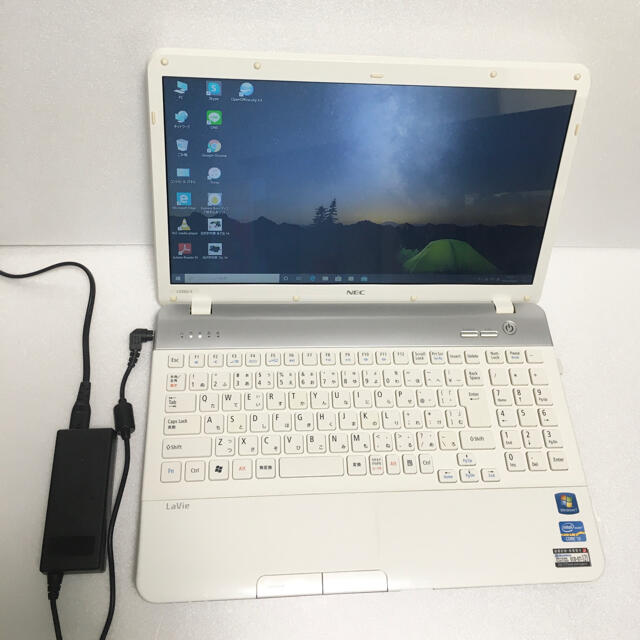 NEC(エヌイーシー)の美品！NECノートパソコンふんわり白／最新Windows10／500GB大容量 スマホ/家電/カメラのPC/タブレット(ノートPC)の商品写真