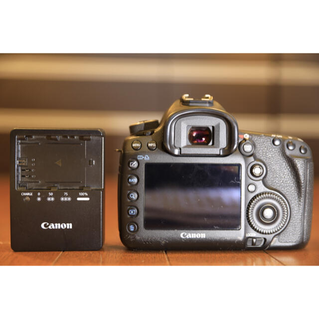 Canon(キヤノン)のEOS 5D MarkIII EF24-105 F4L IS USM  スマホ/家電/カメラのカメラ(デジタル一眼)の商品写真