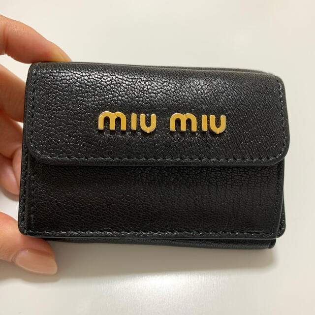 〖最終値下げ〗miumiu 財布 三つ折りミニ財布ファッション小物