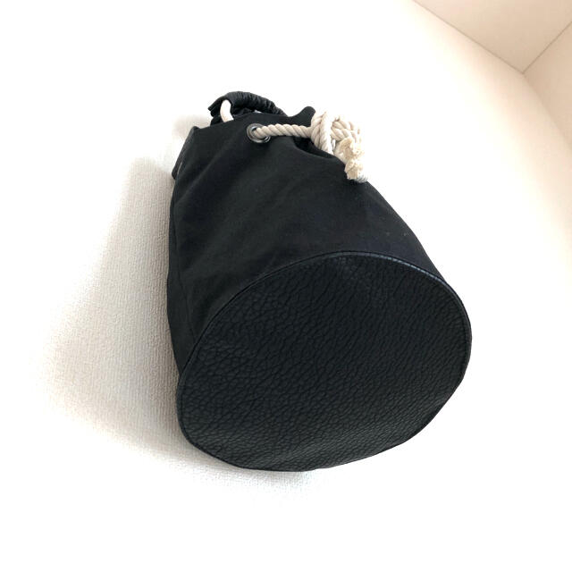 持ち手がロープのバケツ型バッグ、ショルダー紐付き　　　帆布×合皮（黒） ハンドメイドのファッション小物(バッグ)の商品写真