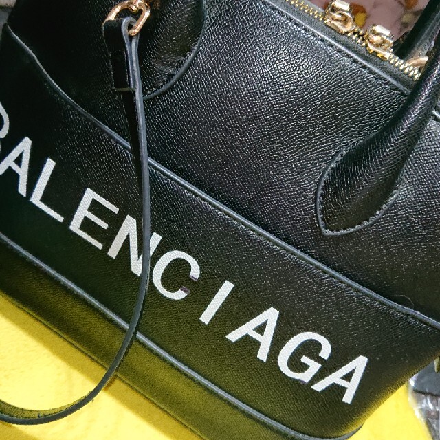 BALENCIAGA BAG(バレンシアガバッグ)のバレンシアガハンドバッグ売り切り レディースのバッグ(ショルダーバッグ)の商品写真