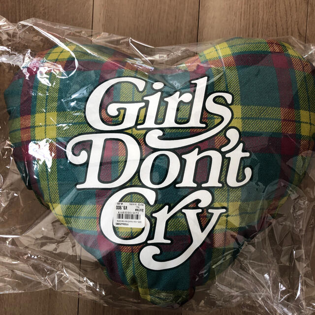 Girls don't cry 伊勢丹限定 クッション ピロー