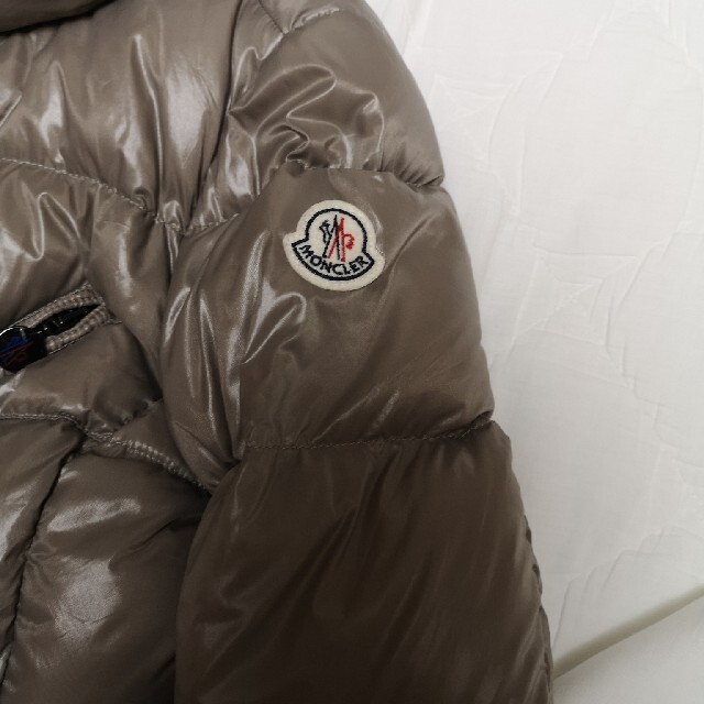 MONCLER(モンクレール)のダウンジャケット レディースのジャケット/アウター(ノーカラージャケット)の商品写真