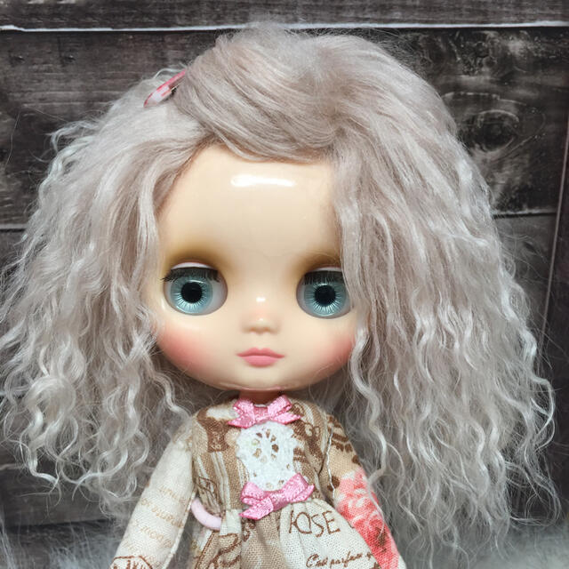 blythe_wm_025ベビーピンク✨ミディサイズチベットラムウィッグ