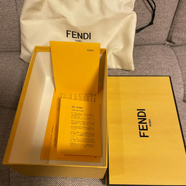 FENDI(フェンディ)のALAIA様専用　FENDI ファーチャーム　フェンディ　美品 ハンドメイドのファッション小物(バッグチャーム)の商品写真