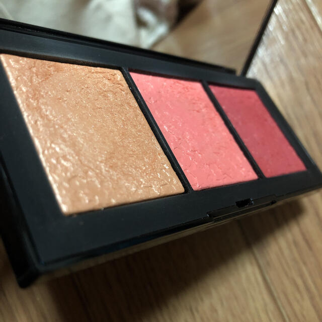 NARS(ナーズ)のNARS スターシーン チークパレット 限定品 コスメ/美容のベースメイク/化粧品(チーク)の商品写真