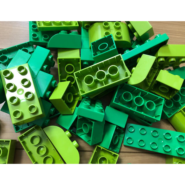 Lego(レゴ)のLEGO レゴ デュプロ　まとめて　基礎ブロック　みどり　グリーン系 エンタメ/ホビーのおもちゃ/ぬいぐるみ(その他)の商品写真