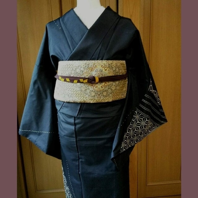 新品未使用品です 】 大島紬 刺し子 正絹 訪問着 Sサイズ ブラック の