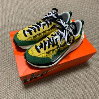 サカイ(sacai)のsacai nike vaporwaffle サカイ　ナイキ　イエローグリーン(スニーカー)