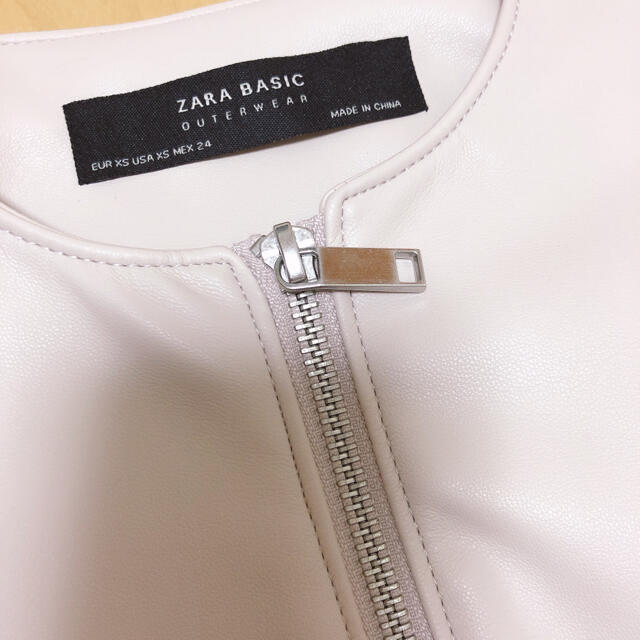 ZARA(ザラ)の2/15まで美品★お値下げ★深田恭子着用★ ZARA フリルジャケット　XS レディースのジャケット/アウター(ノーカラージャケット)の商品写真