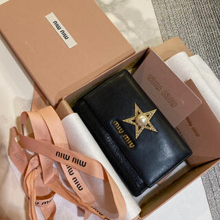 miumiu 財布　限定品　レア　入手困難