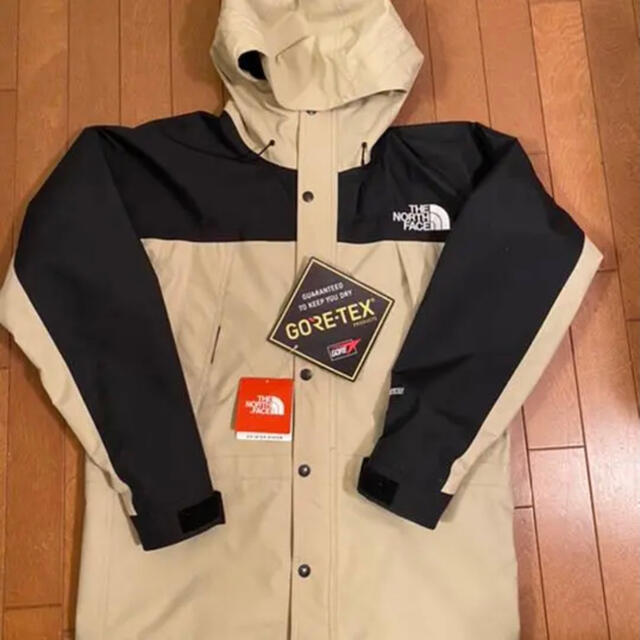 THE NORTH FACE(ザノースフェイス)のNORTH ノースフェイス マウンテンライトジャケット　ツイルベージュ　Lサイズ メンズのジャケット/アウター(マウンテンパーカー)の商品写真