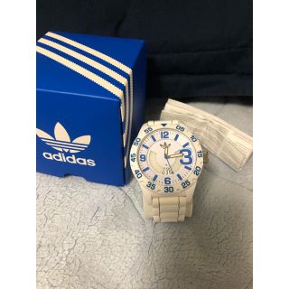 アディダス(adidas)のアディダス　オリジナルス　ADH3012 NEWBURGH 腕時計　白(腕時計(アナログ))