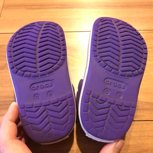 crocs(クロックス)のクロックス　キッズサンダル　紫　14cm キッズ/ベビー/マタニティのベビー靴/シューズ(~14cm)(サンダル)の商品写真