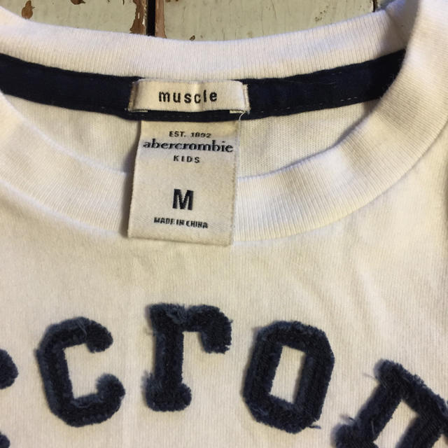 Abercrombie&Fitch(アバクロンビーアンドフィッチ)のアバクロＴシャツ キッズ/ベビー/マタニティのキッズ服男の子用(90cm~)(Tシャツ/カットソー)の商品写真