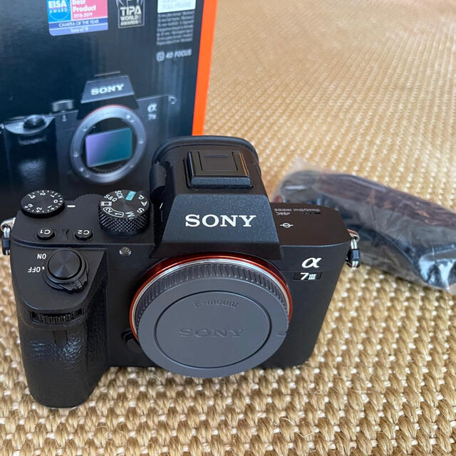 SONY α7iii カメラ本体 ストラップ　送料無料！α73