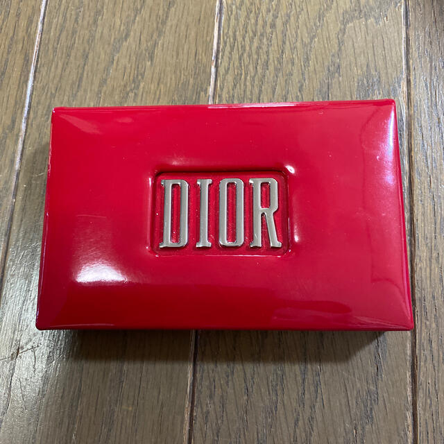 Dior(ディオール)のDIOR アイシャドウ　限定 コスメ/美容のベースメイク/化粧品(アイシャドウ)の商品写真