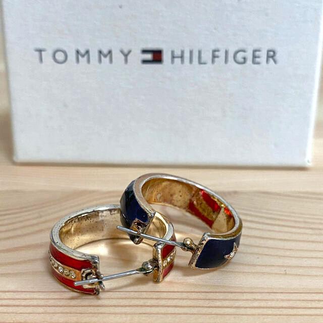 TOMMY HILFIGER(トミーヒルフィガー)のTOMMY HILFIGER ピアス レディースのアクセサリー(ピアス)の商品写真