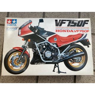 タミヤ ホンダVF750F  バイクプラモデル 新品未使用