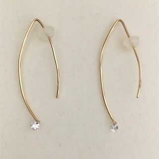 アーカー(AHKAH)のAHKAH アーカー ダイヤモンド ベアリーフ ピアス K18YG 0.12ct(ピアス)