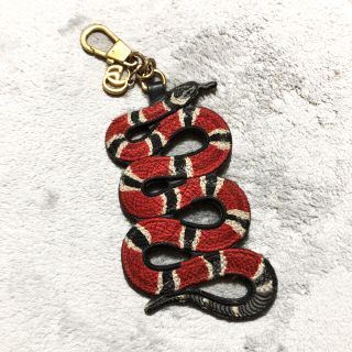 グッチ(Gucci)のGUCCI グッチ スネーク キーホルダー(キーホルダー)