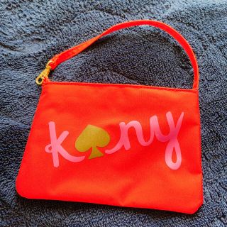 ケイトスペードニューヨーク(kate spade new york)の【美品】ケイトスペード　ロゴ入りハンドル付ミニポーチ(ポーチ)