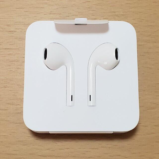 Apple(アップル)のApple 純正 未使用品 EarPods  Lightning コネクタ スマホ/家電/カメラのオーディオ機器(ヘッドフォン/イヤフォン)の商品写真