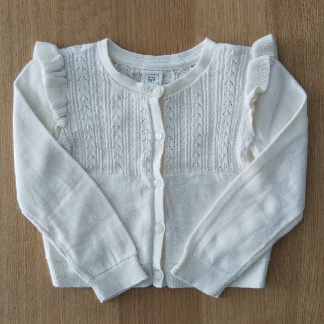 babyGAP(ベビーギャップ)のbabyGAP 白 カーディガン 美品 キッズ/ベビー/マタニティのキッズ服女の子用(90cm~)(カーディガン)の商品写真