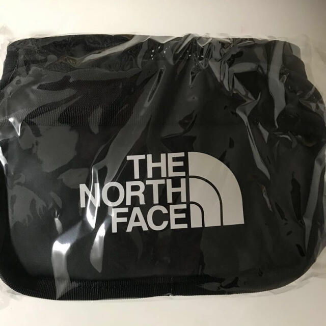 THE NORTH FACE(ザノースフェイス)の【未開封新品】ノースフェイス　ボディーバッグ　3L ビッグロゴ　黒色　男女兼用 メンズのバッグ(ボディーバッグ)の商品写真