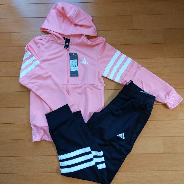 adidas(アディダス)の【新品】adidasジャージ上下セット キッズ/ベビー/マタニティのキッズ服女の子用(90cm~)(その他)の商品写真