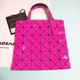 イッセイミヤケ(ISSEY MIYAKE)の早い者勝ち！【新品】BAOBAO  バオバオ ルーセント ミニ ピンク(トートバッグ)