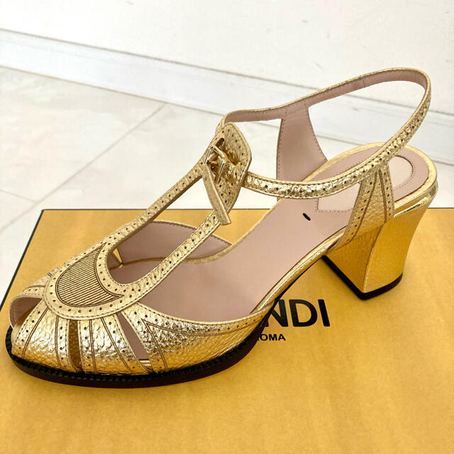 FENDI(フェンディ)のFENDI 新品　オシャレ　サンダル　パンプス　大幅値下げ❣️ レディースの靴/シューズ(サンダル)の商品写真