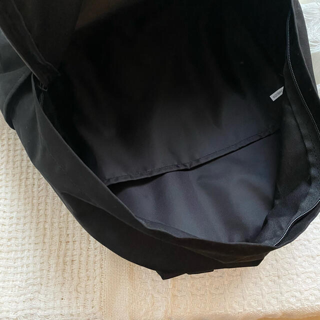 GU(ジーユー)のGU simple black ruck sack レディースのバッグ(リュック/バックパック)の商品写真