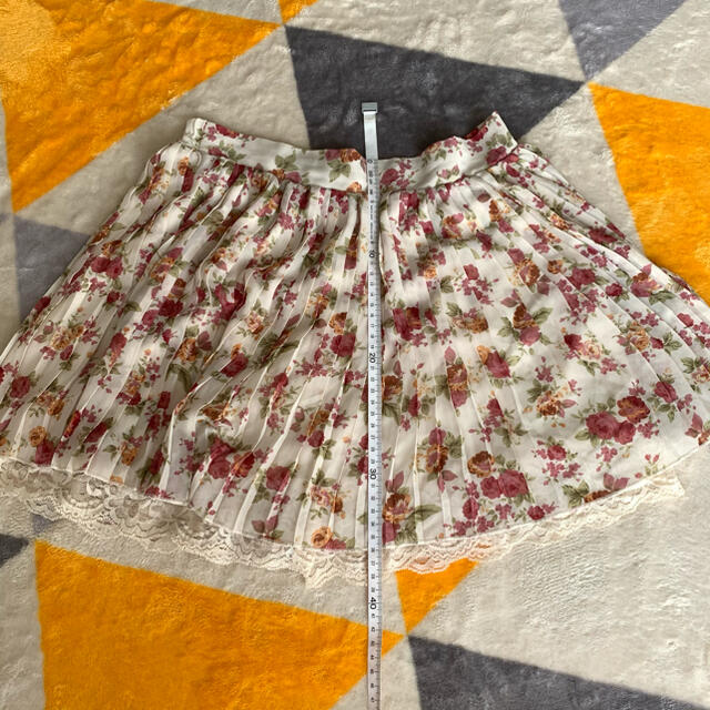 RyuRyu(リュリュ)の花柄スカート レディースのスカート(ミニスカート)の商品写真