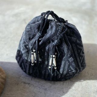 コモリ(COMOLI)のSEVEN BY SEVEN GEOMETRIC DRAWSTRING BAG(その他)