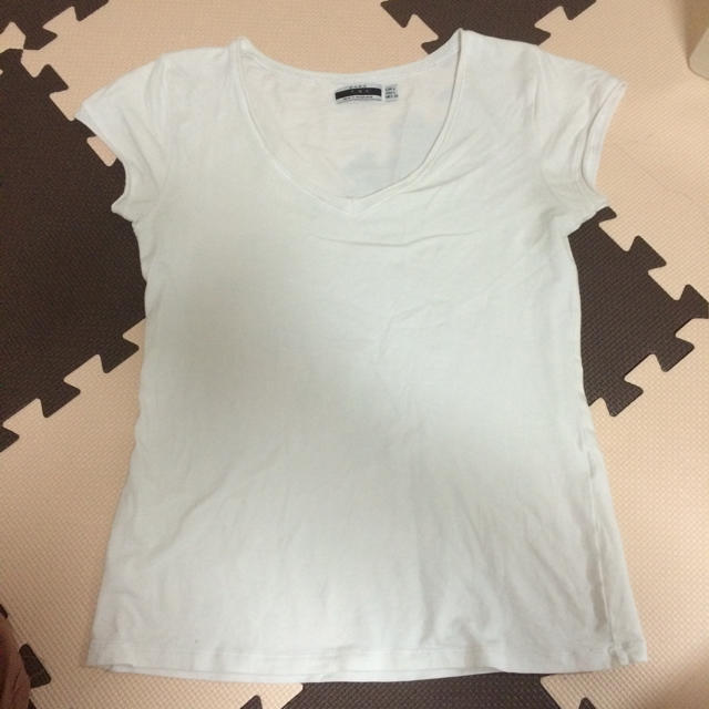 ZARA(ザラ)のシンプル 無地Tシャツ レディースのトップス(Tシャツ(半袖/袖なし))の商品写真