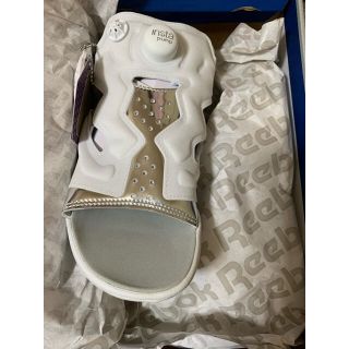 リーボック(Reebok)の【新品】Reebok インスタポンプフューリー　サンダル　白(サンダル)