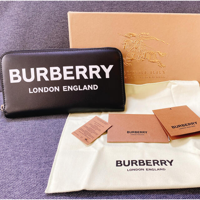 Burberry ロゴ　ラウンド　ジップ　ブラック