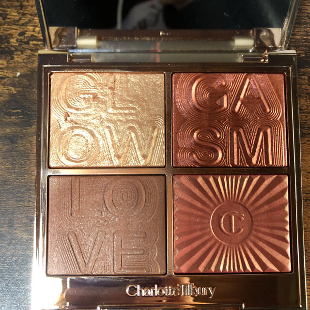 Sephora(セフォラ)のCharlotte Tilbury Glowgasm Face Palette コスメ/美容のベースメイク/化粧品(フェイスカラー)の商品写真