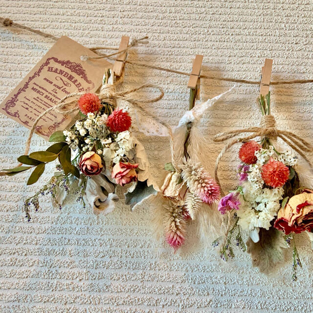 お花たっぷりドライフラワー スワッグ ガーランド❁156薔薇ローズ赤ピンク花束 お花たっぷりドライフラワー スワッグ ガーランド❁156薔薇ローズ赤ピンク花束