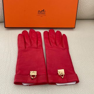 エルメス(Hermes)の新品❤️ エルメス　レザーグローブ　レッド　7 コンスタンス　ケリーチャーム付き(手袋)