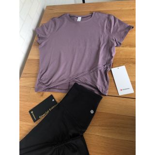 ルルレモン(lululemon)のLululemon ルルレモン Do The Twist Crop Tシャツ(ヨガ)